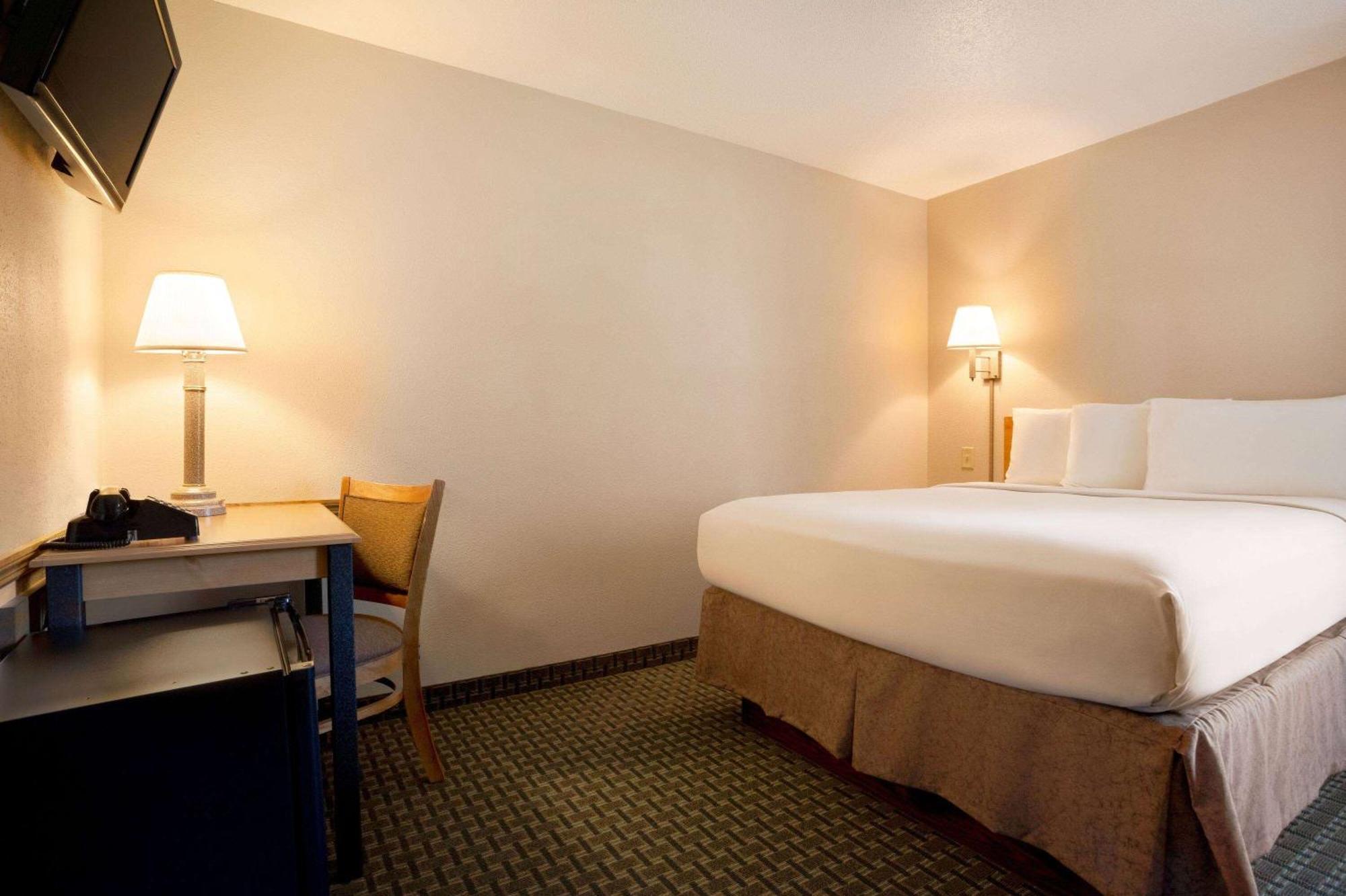 Travelodge By Wyndham Edgemont Buitenkant foto