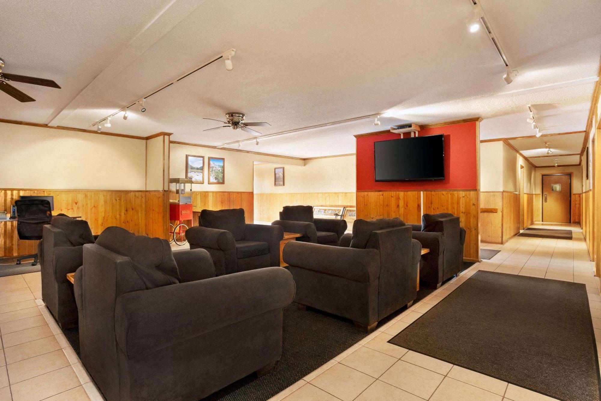 Travelodge By Wyndham Edgemont Buitenkant foto